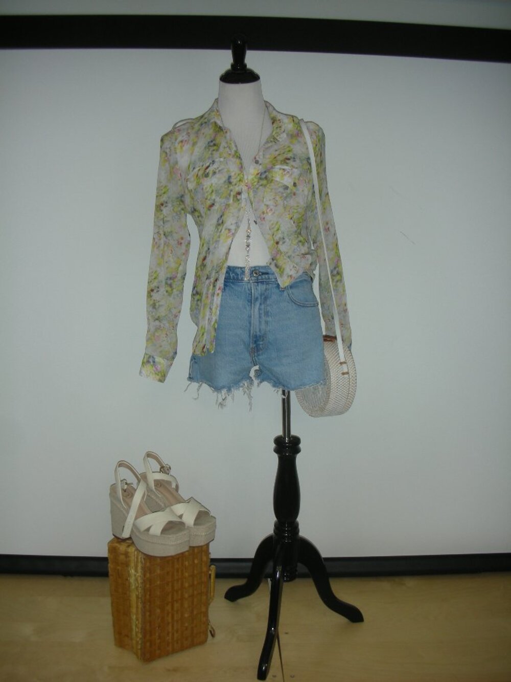 Abercrombie Mom‎ Short High Rise Distressed Denim Shorts Size 26